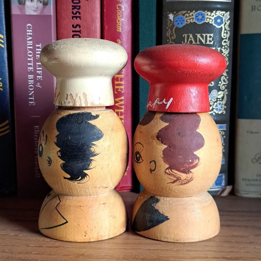 Vtg Volco Brand Japan Wooden Salty & Peppy Shaker Set Anthropomorphic Kitschy